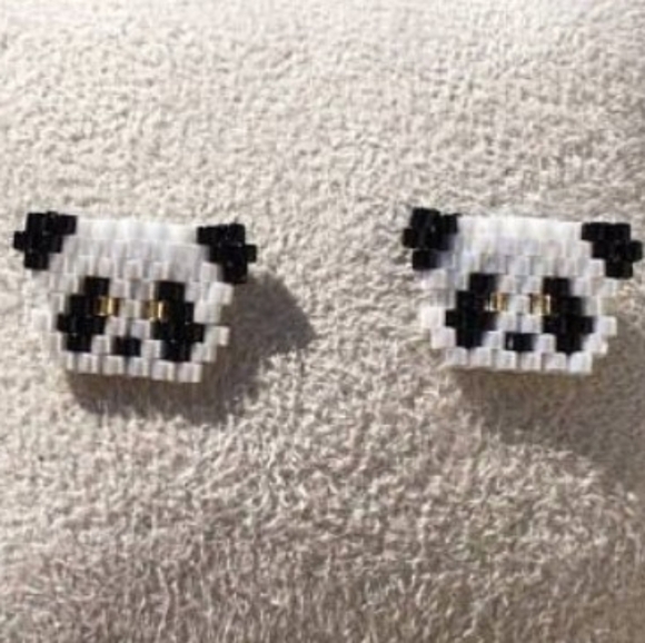 Flat beaded panda Studs - Picture 2 of 3